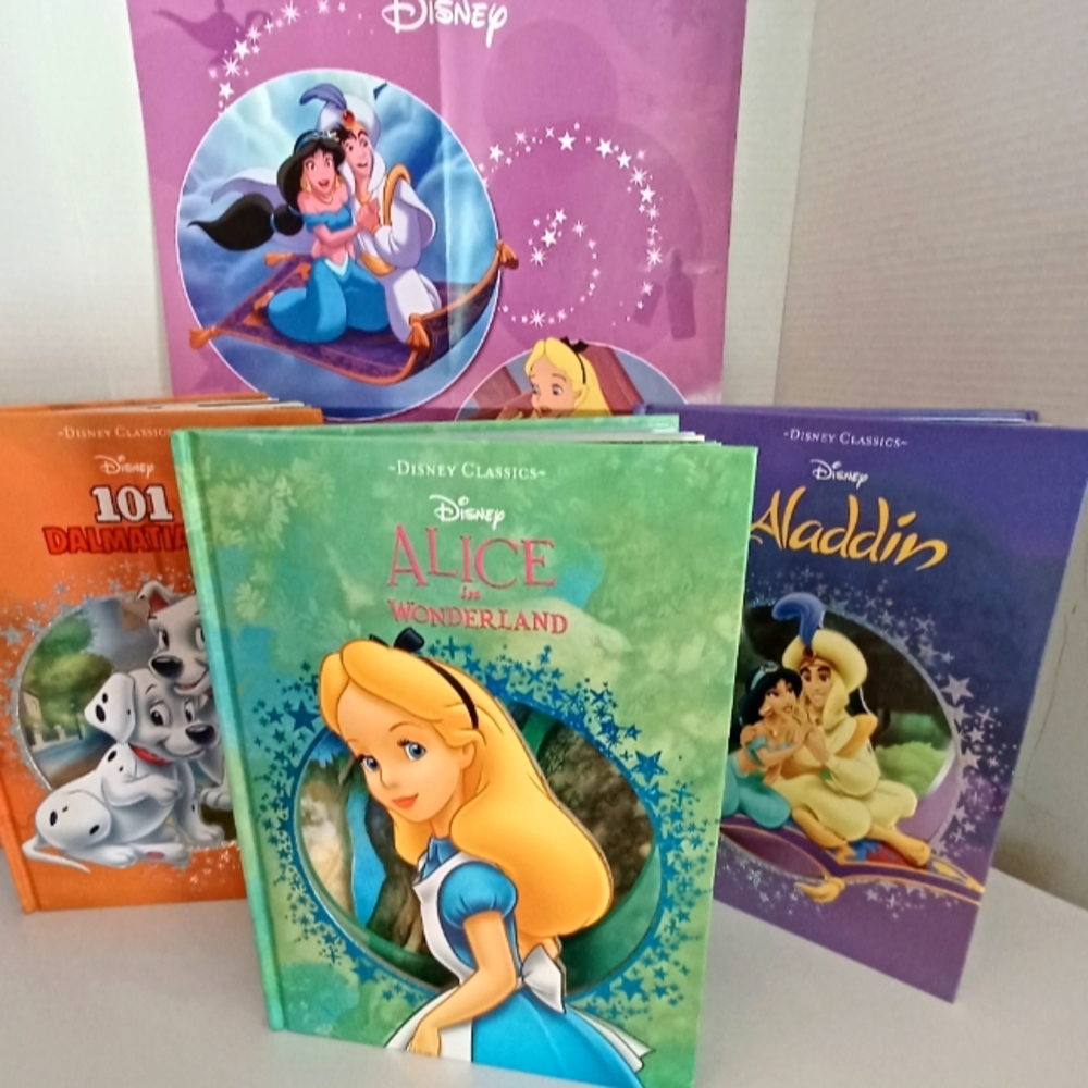 Disney Classic Story Collection, 3 Movie Storybooks and Incluides Poster.